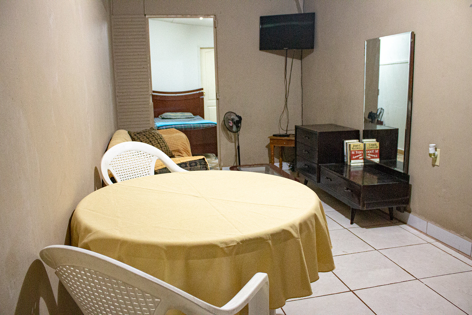 Hermosa Suite, Centrica, Independiente, Parqueo # 1