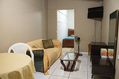 Hermosa Suite, Centrica, Independiente, Parqueo # 1