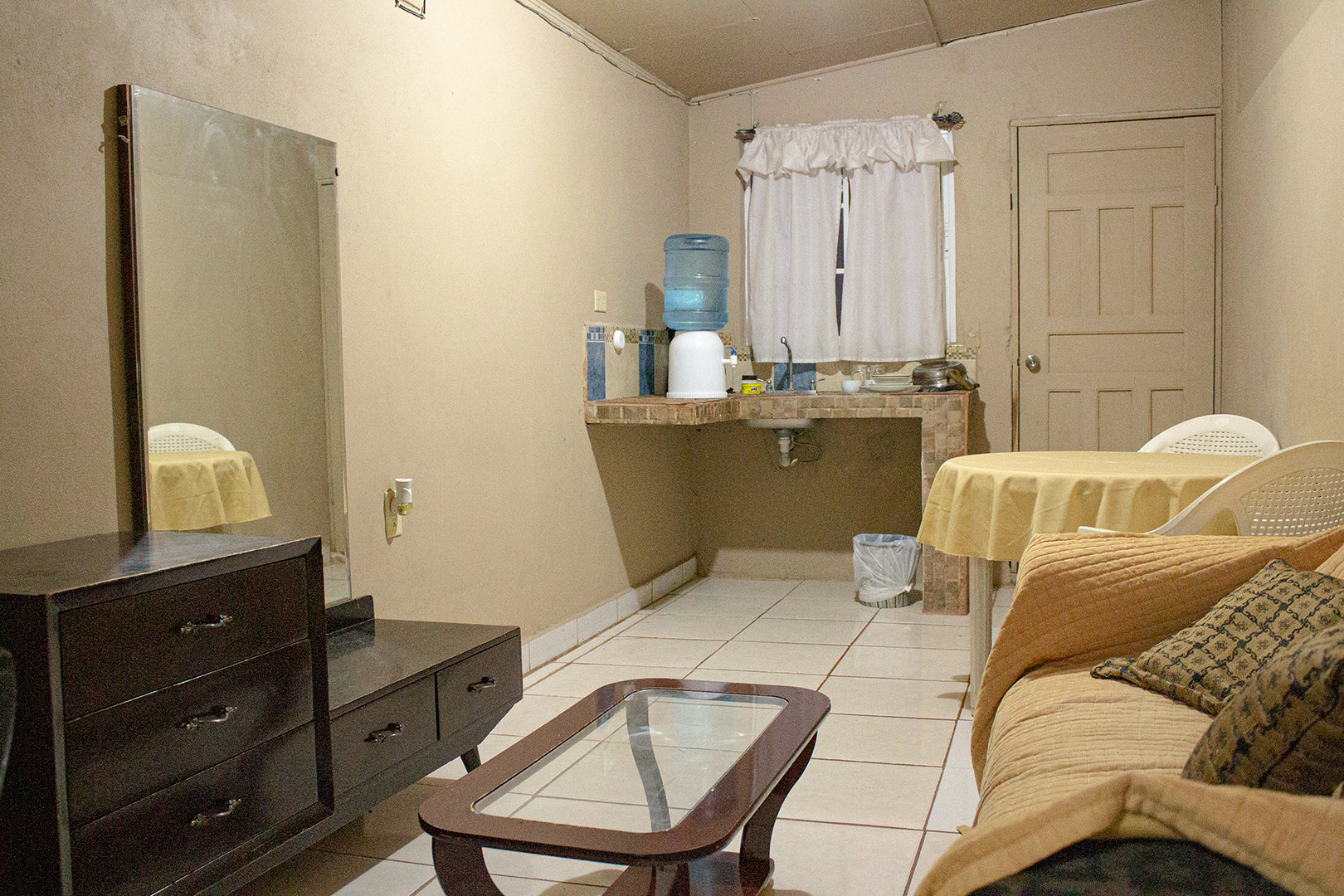 Hermosa Suite, Centrica, Independiente, Parqueo # 1