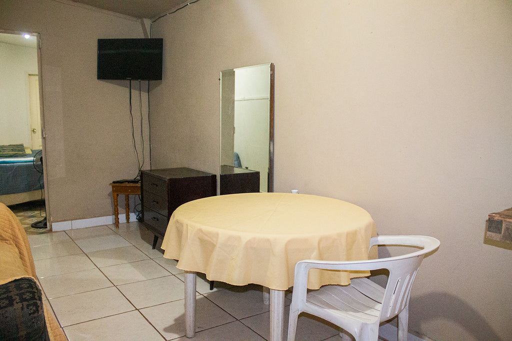 Hermosa Suite, Centrica, Independiente, Parqueo # 1