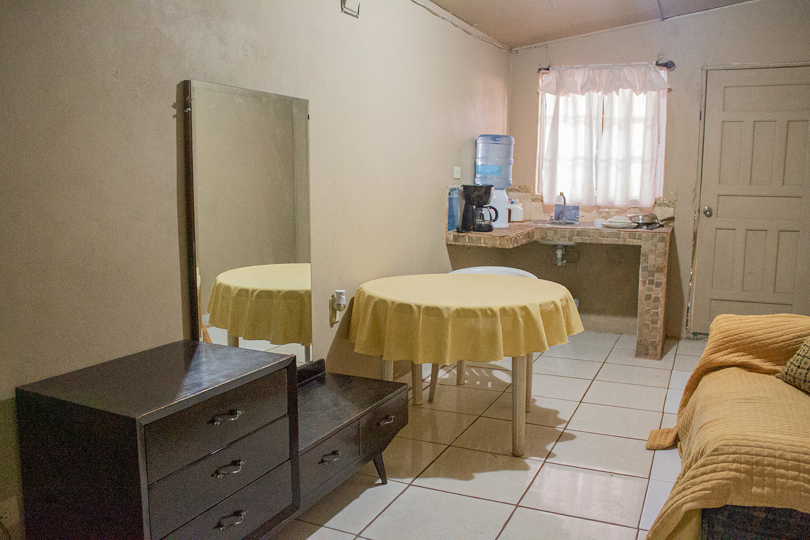 Hermosa Suite, Centrica, Independiente, Parqueo # 1