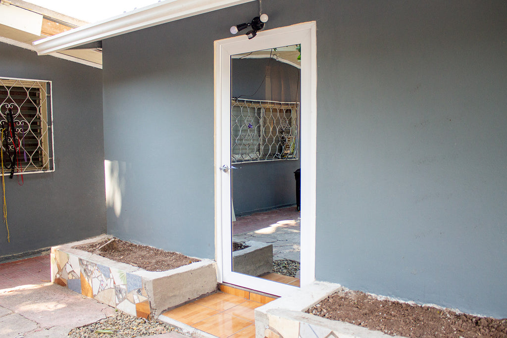 Modern, Safe, and Centrally Located New Apartment #6