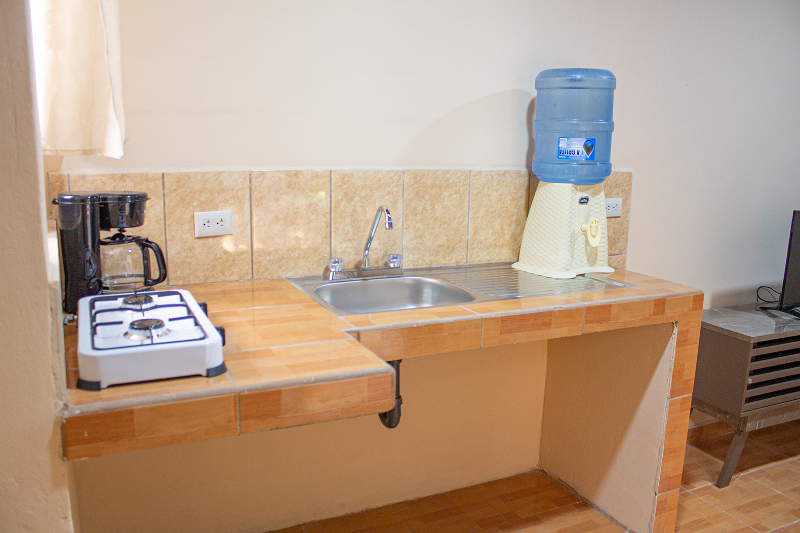 Modern, Safe, and Centrally Located New Apartment #6