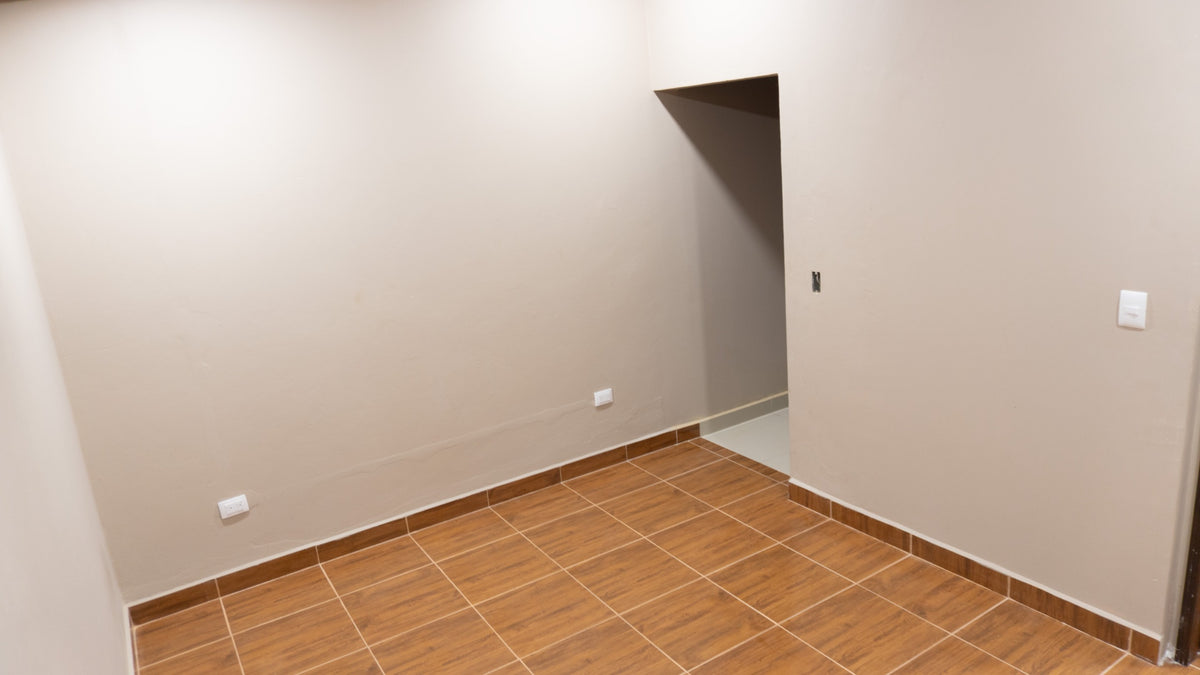 Moderno, Nuevo Y Lujoso Apartamento de 1 Habitación