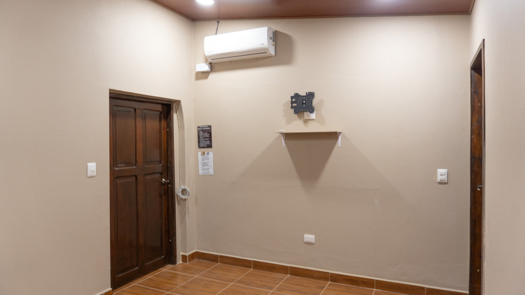 Moderno, Nuevo Y Lujoso Apartamento de 1 Habitación