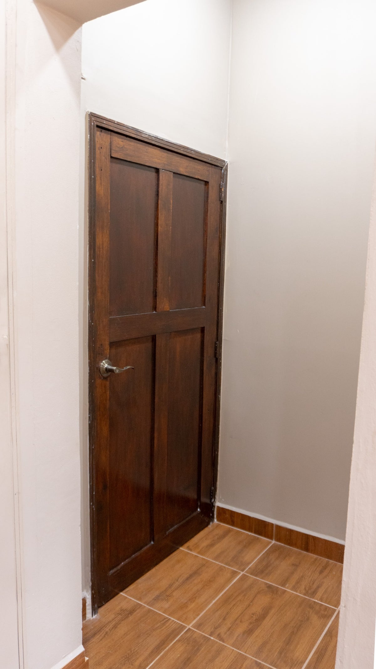 Moderno, Nuevo Y Lujoso Apartamento de 1 Habitación