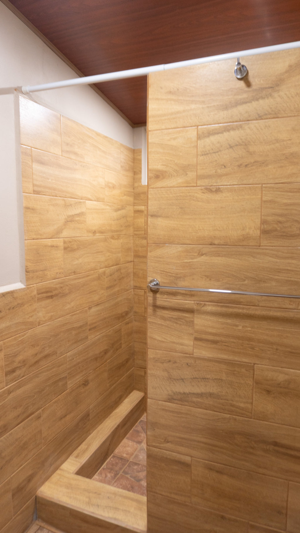 Moderno, Nuevo Y Lujoso Apartamento de 1 Habitación